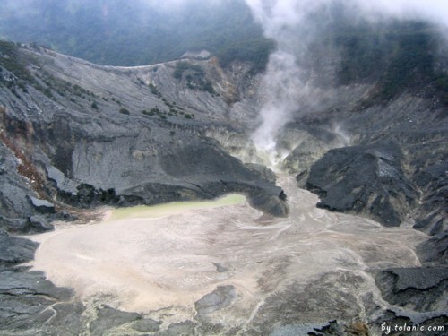Tangkuban Perahu, Indonesia